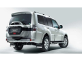 mitsubishi-pajero-small-2